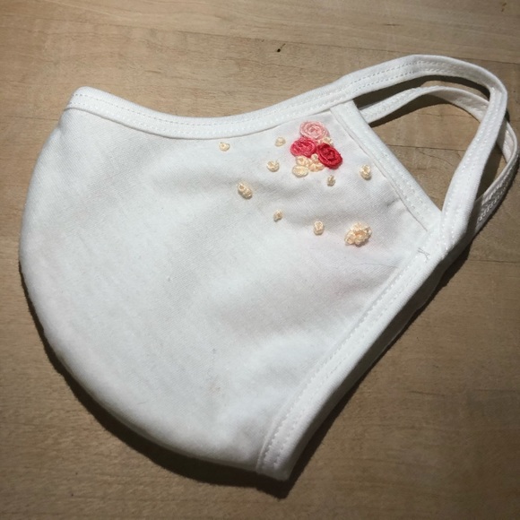 Hand embroidered face mask. - Picture 2 of 3